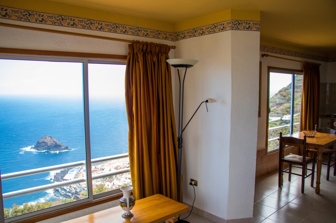Casa Mara Tenerife - Apartamento con dos camas con vista al mar en El Tanque
