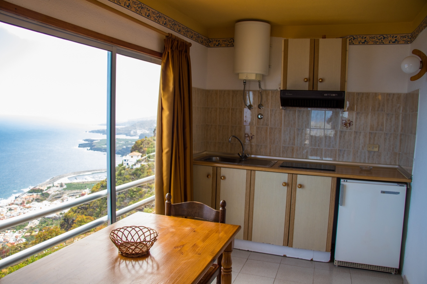 Casa Mara Tenerife - Apartamento con dos camas con vista al mar en El Tanque