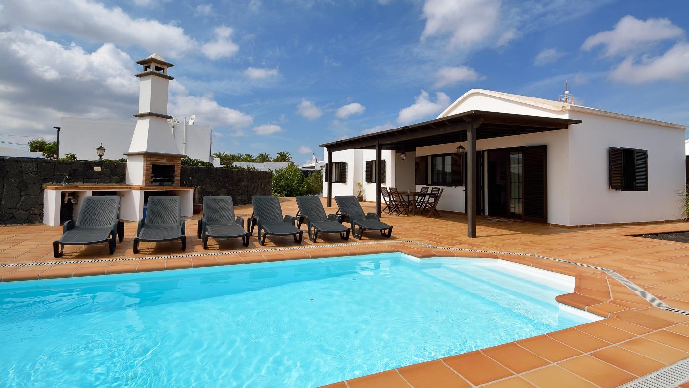 Villa Campesina Deluxe with Private Pool Tomaren 3 Bedrooms in San Bartolomé